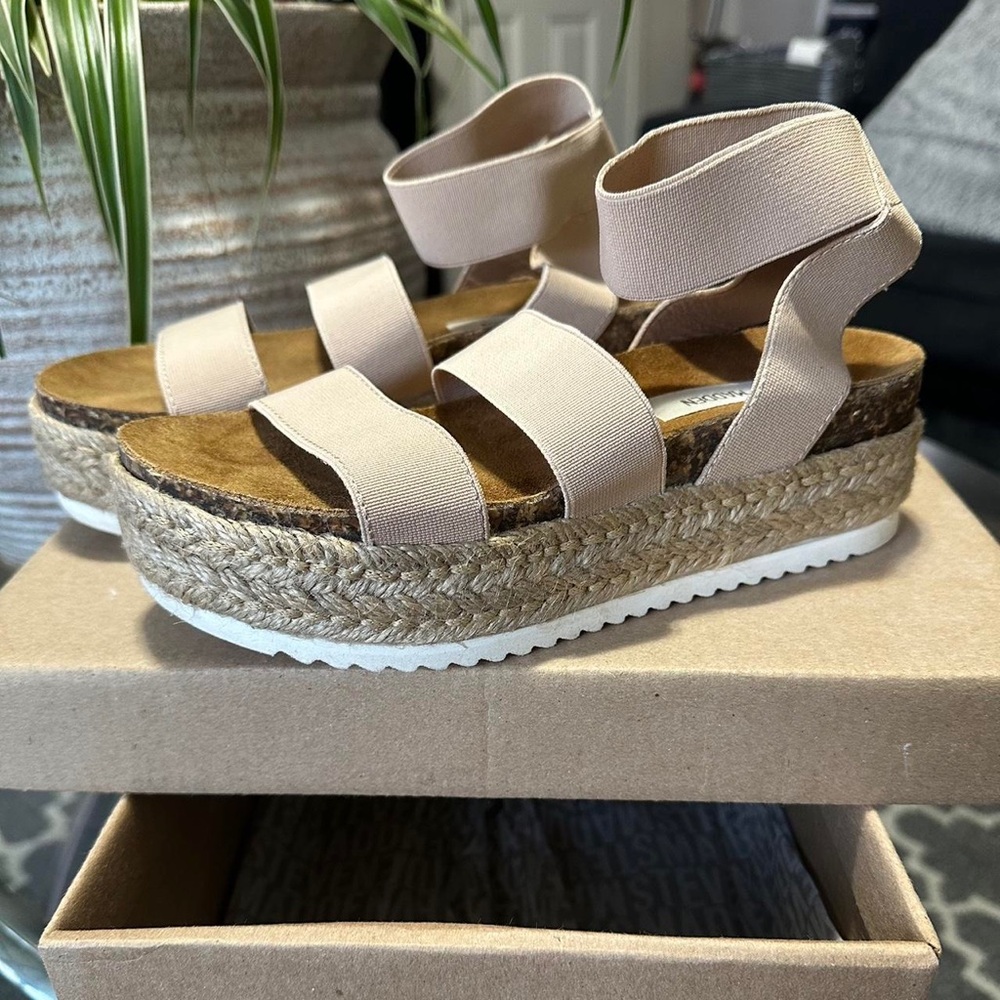 Steve Madden Beige Platform Sandals
